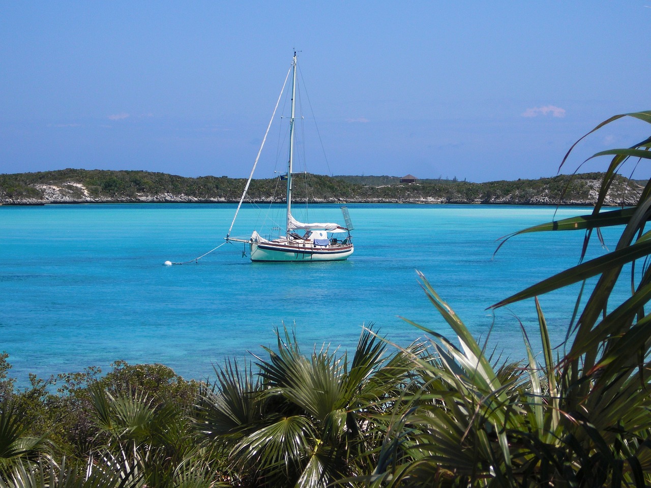 bahamas crewed yacht charter